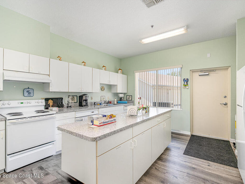 1410 Huntington Lane, Rockledge, FL 32955