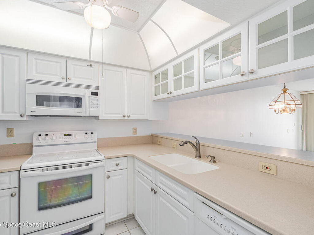 1410 Huntington Lane, Rockledge, FL 32955