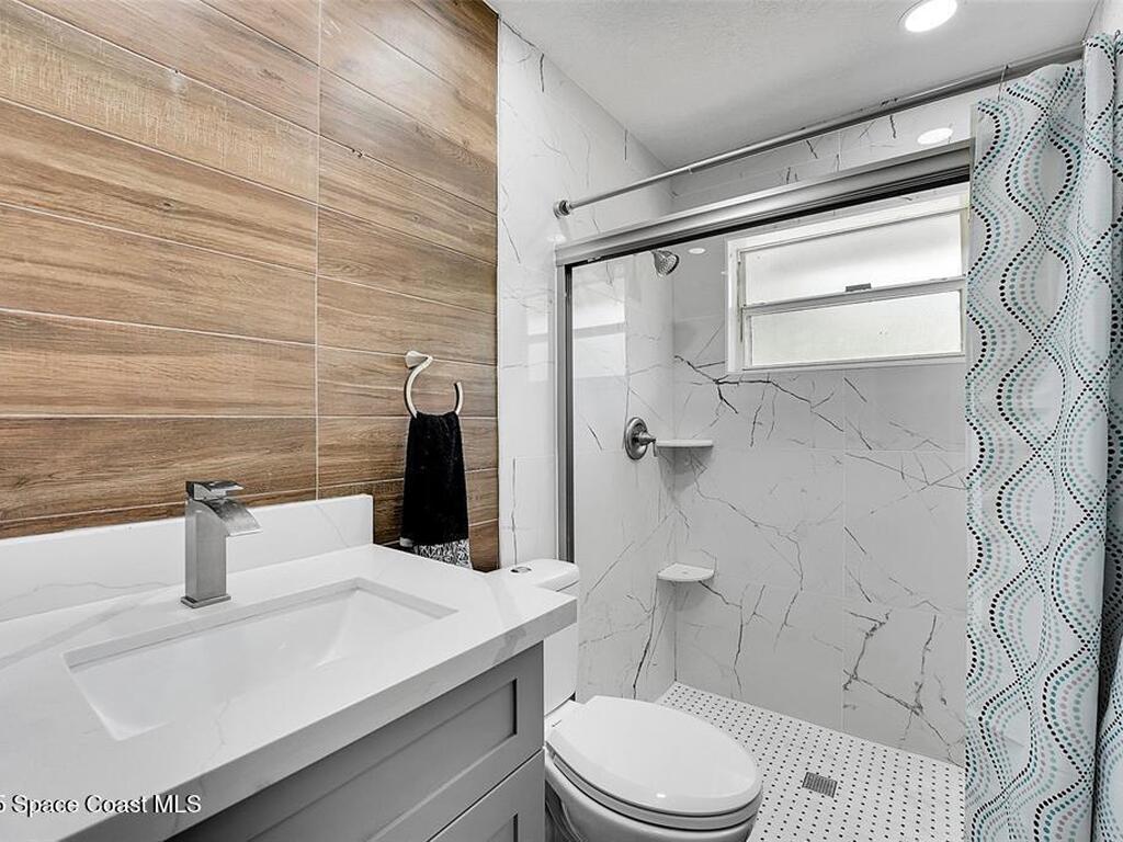 6107 NW Gause Avenue, Port St. Lucie, FL 34986