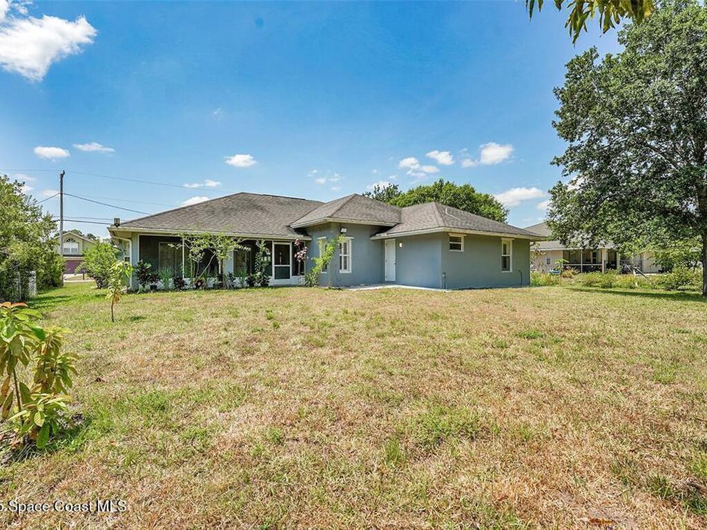 6107 NW Gause Avenue, Port St. Lucie, FL 34986