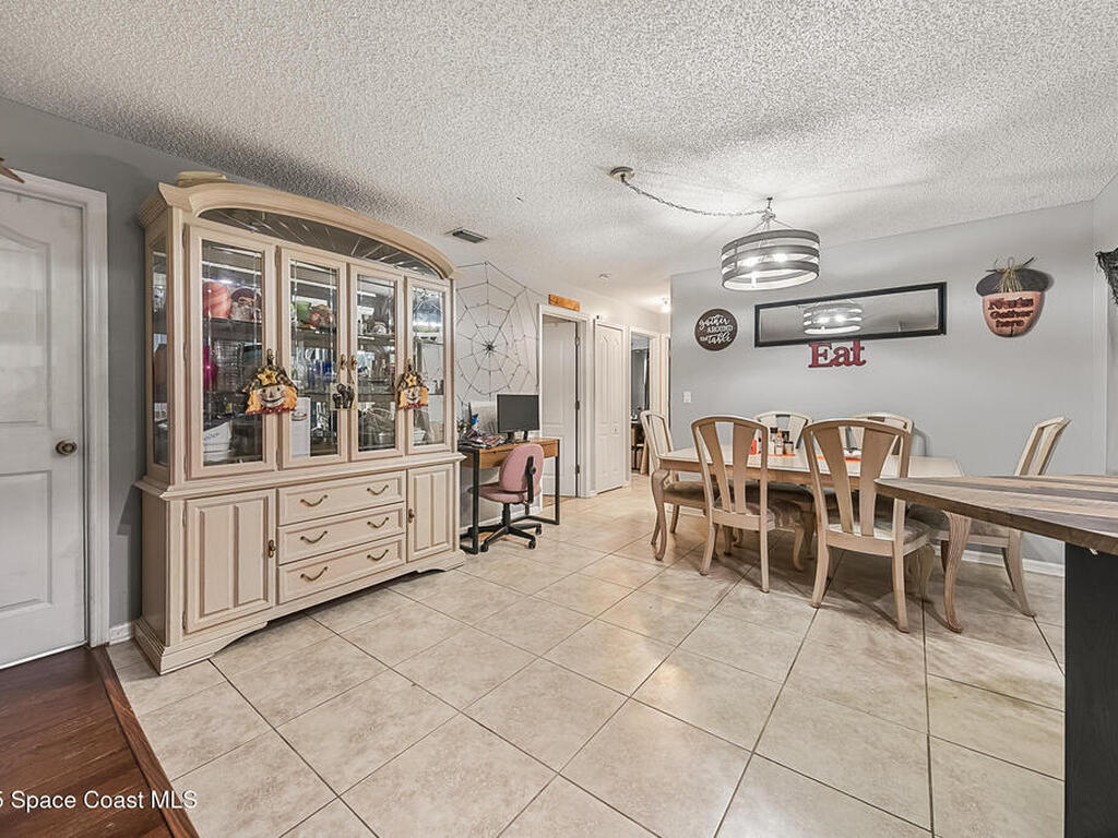 823 Hunters Creek Drive, Melbourne, FL 32904