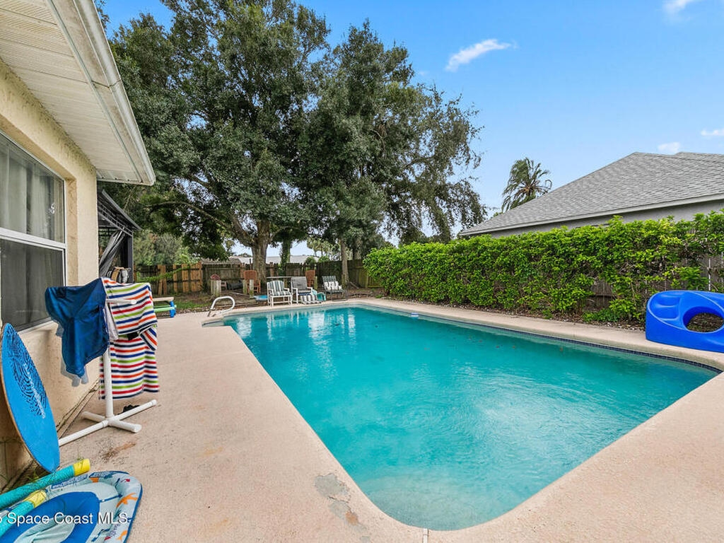 823 Hunters Creek Drive, Melbourne, FL 32904