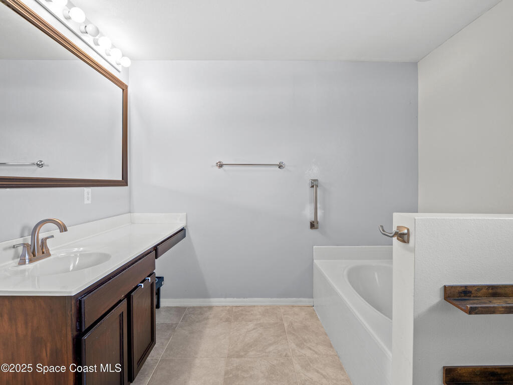 940 Jupiter Boulevard, Palm Bay, FL 32907