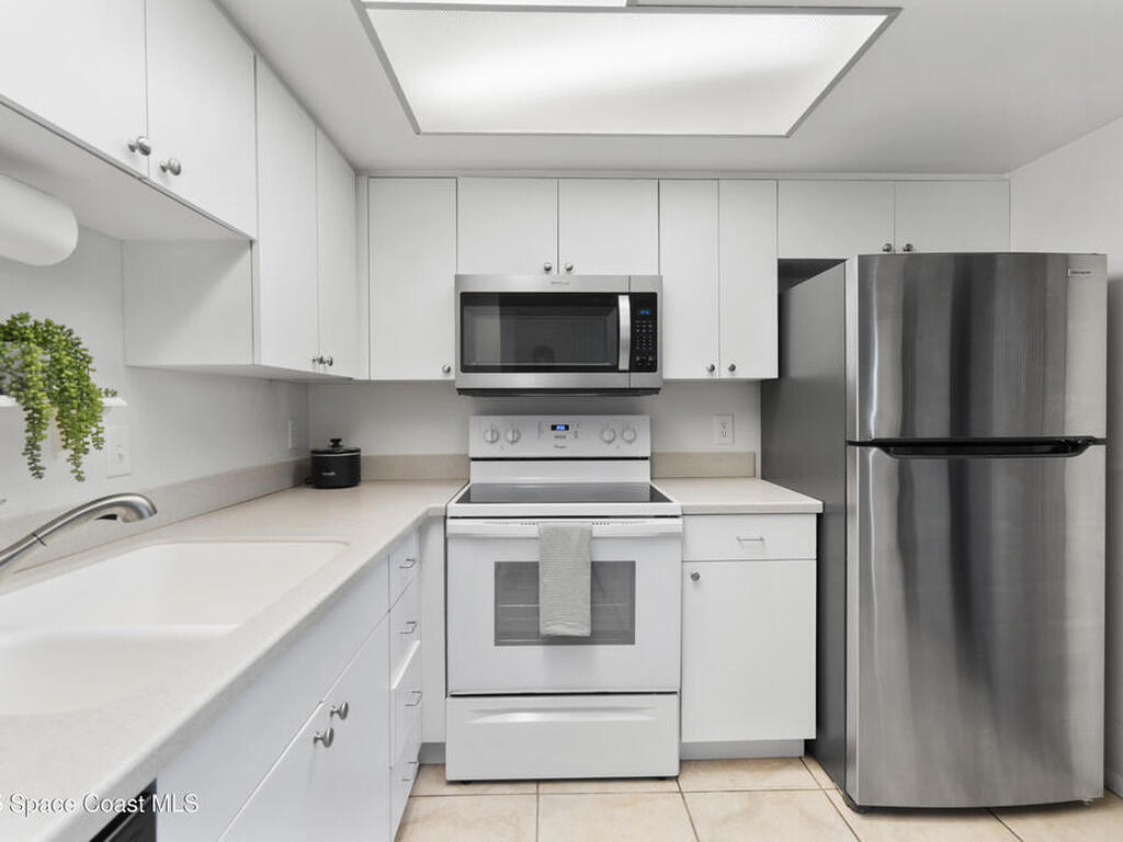 1145 N Shannon Avenue, Indialantic, FL 32903