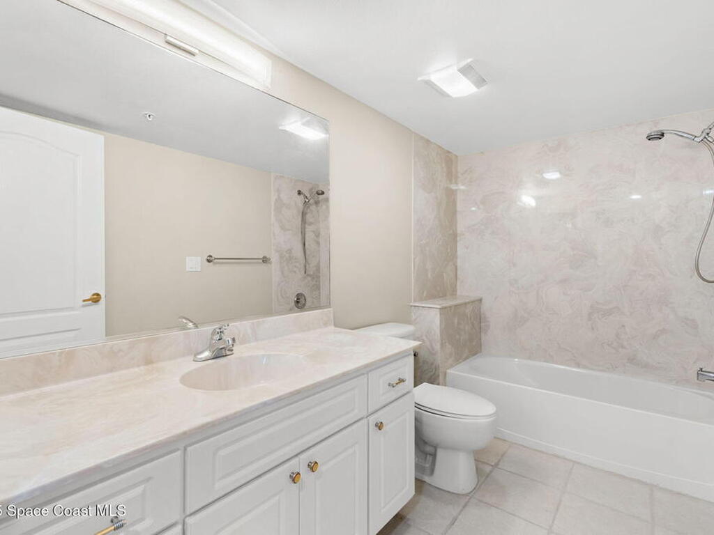 800 Del Rio Way, Merritt Island, FL 32953