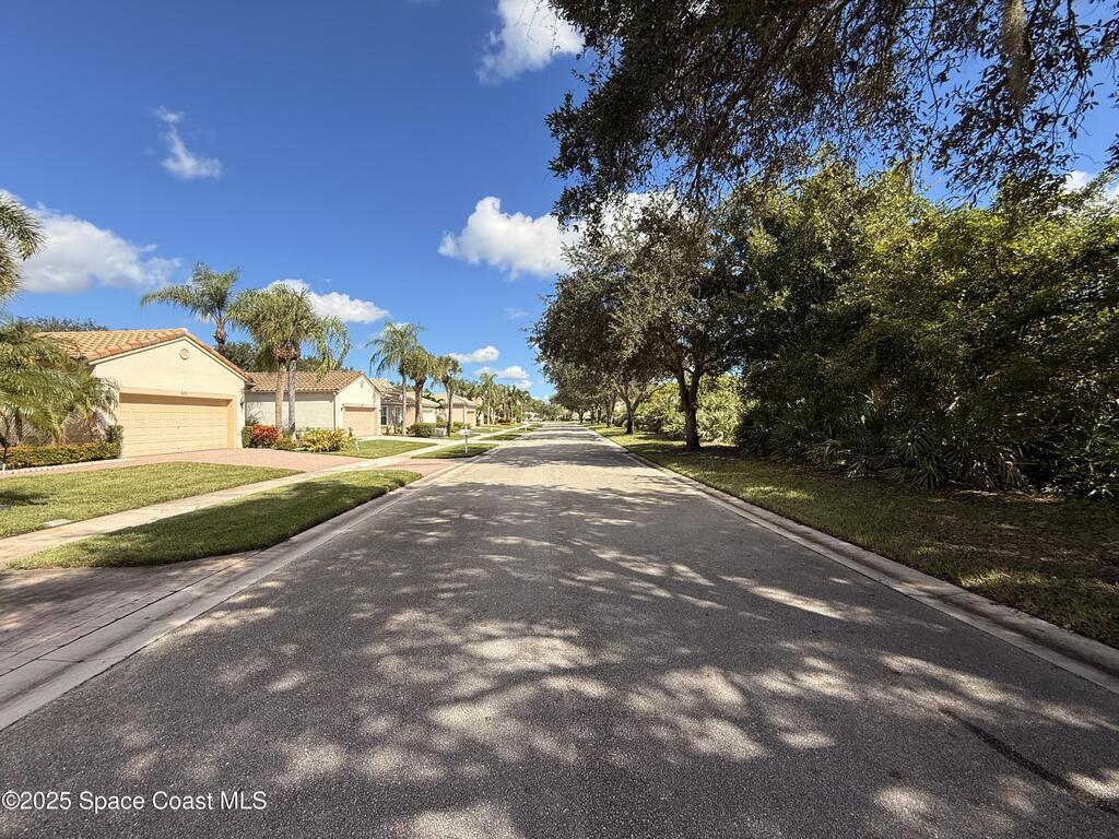 633 NW Whitfield Way, Port St. Lucie, FL 34986