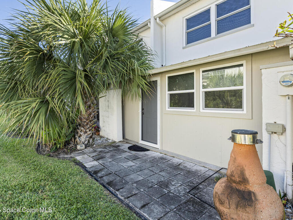 142 Palmetto Avenue, Indialantic, FL 32903