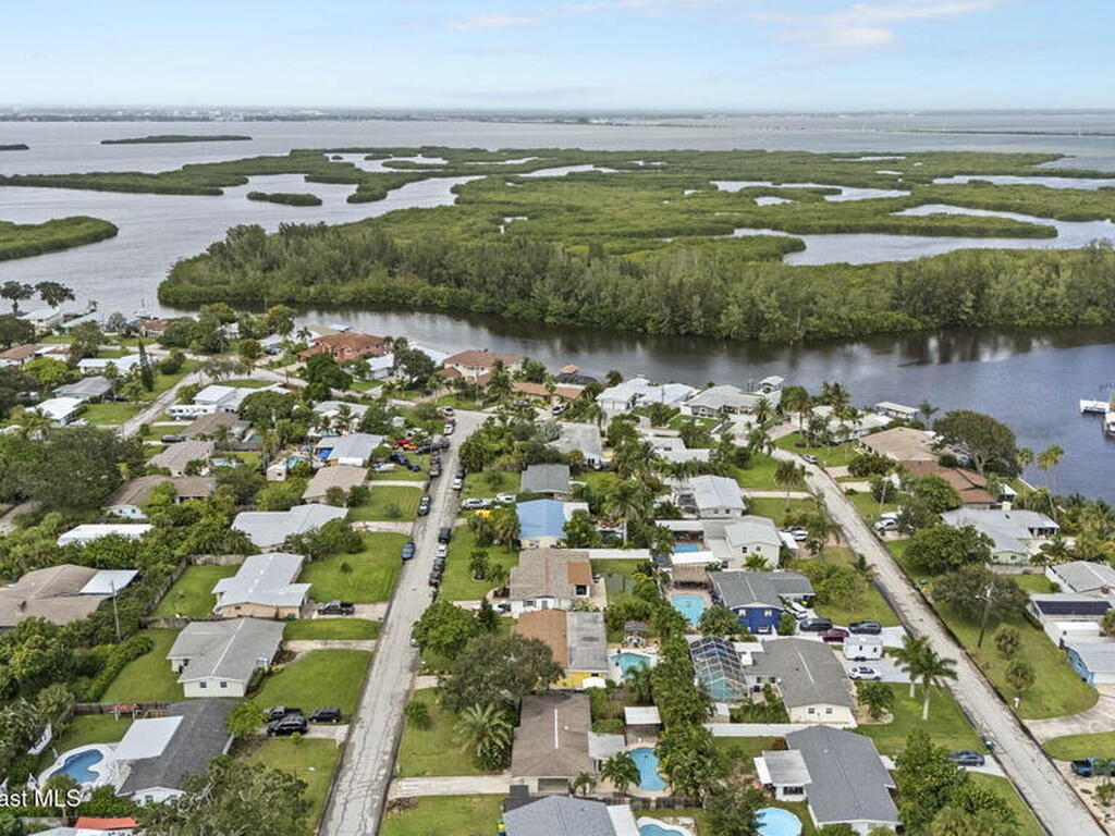 663 Bermuda Road, Cocoa Beach, FL 32931