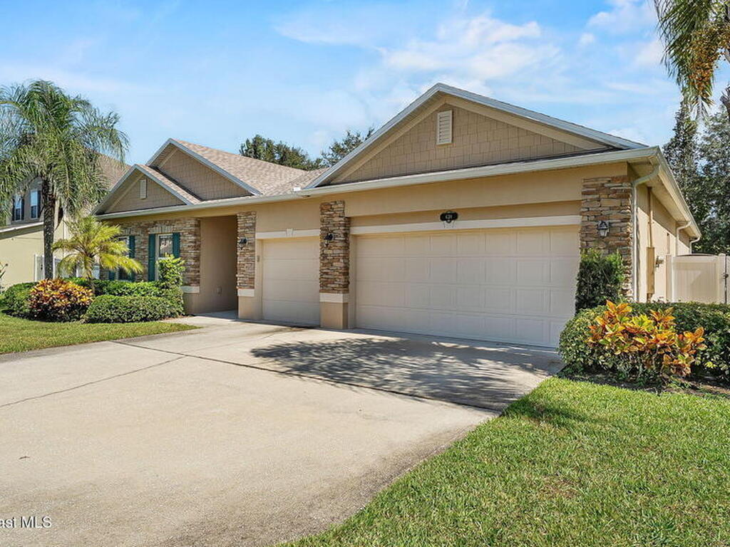 638 L M Davey Lane, Titusville, FL 32780