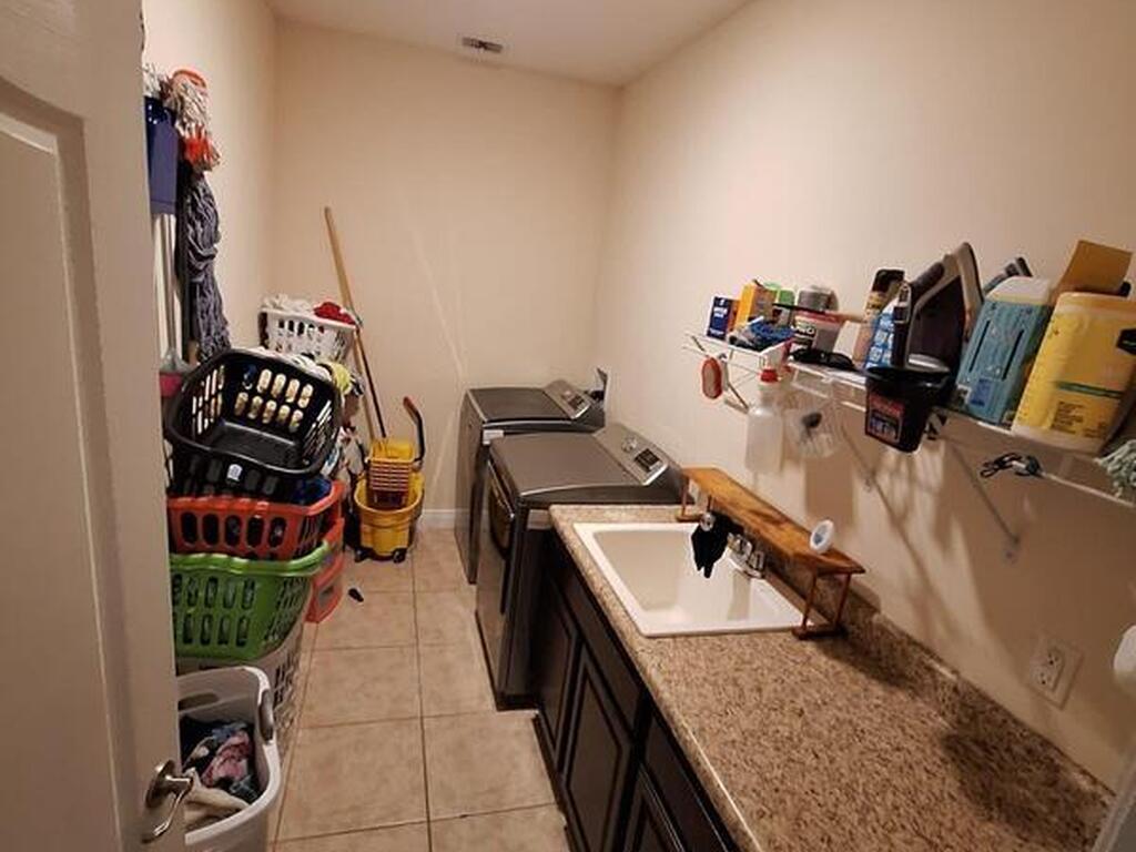 557 L M Davey Lane, Titusville, FL 32780