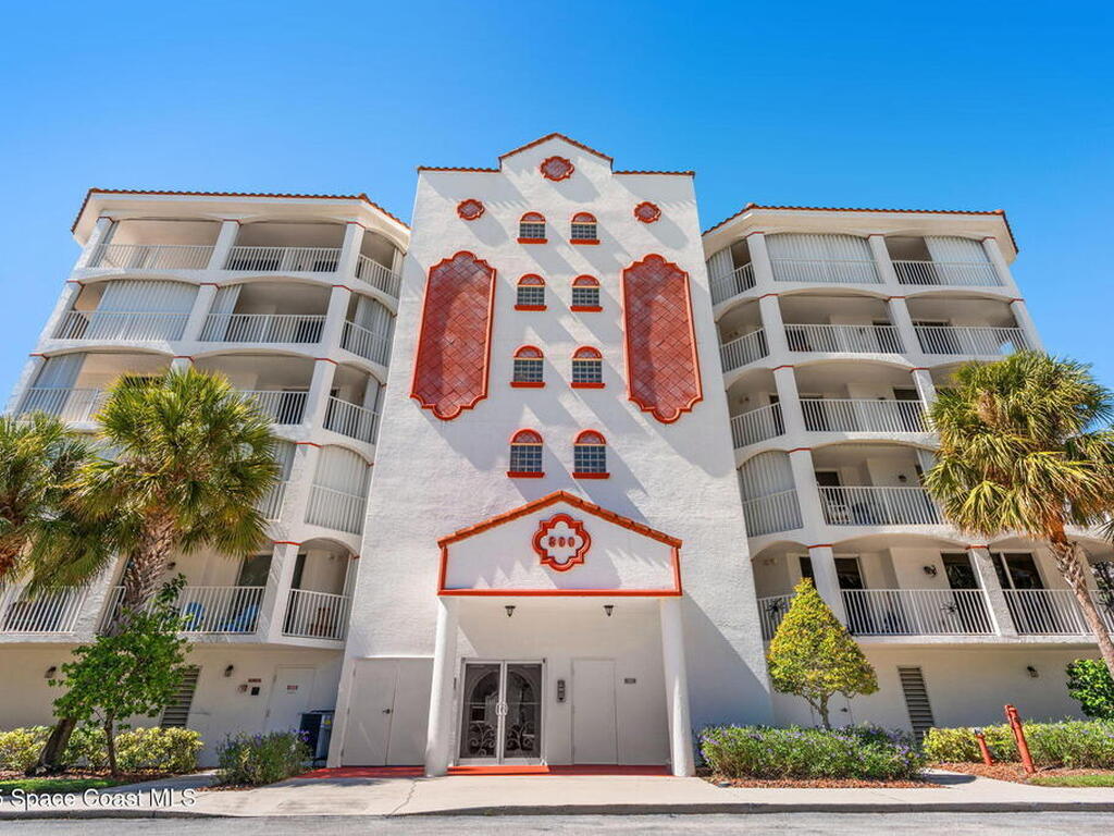 800 Del Rio Way, Merritt Island, FL 32953