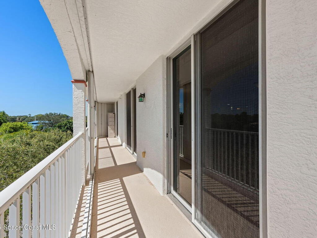 800 Del Rio Way, Merritt Island, FL 32953