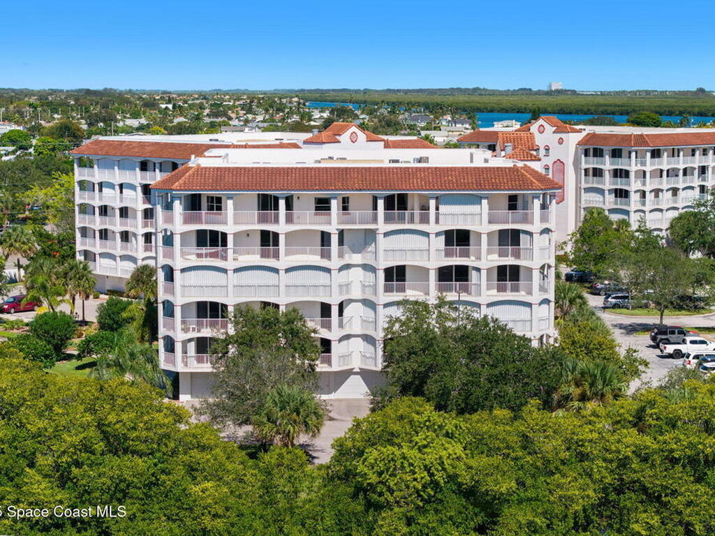 800 Del Rio Way, Merritt Island, FL 32953