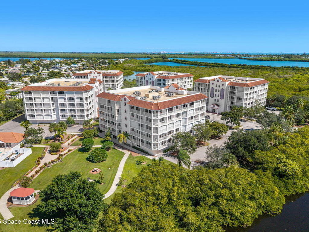 800 Del Rio Way, Merritt Island, FL 32953