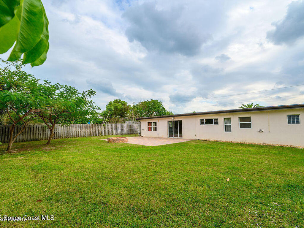 320 Pine Tree Drive, Indialantic, FL 32903