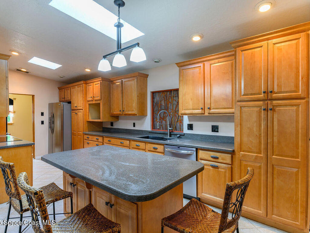 320 Pine Tree Drive, Indialantic, FL 32903