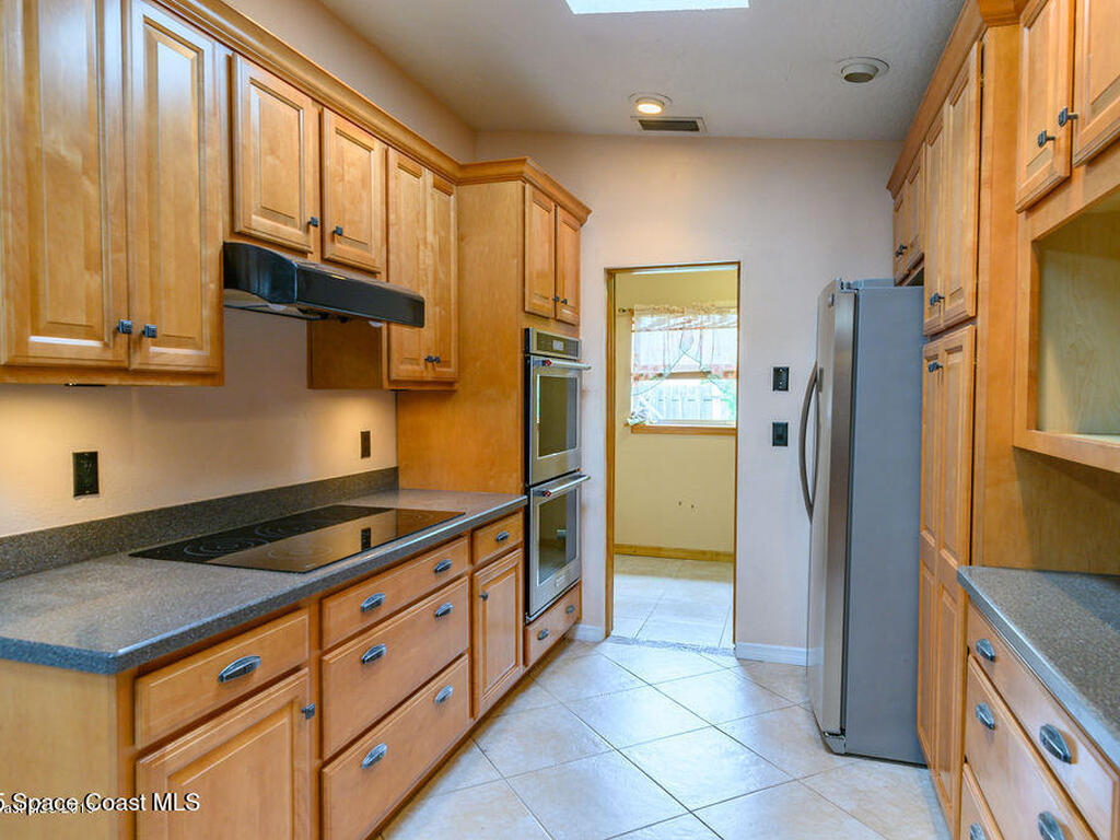 320 Pine Tree Drive, Indialantic, FL 32903