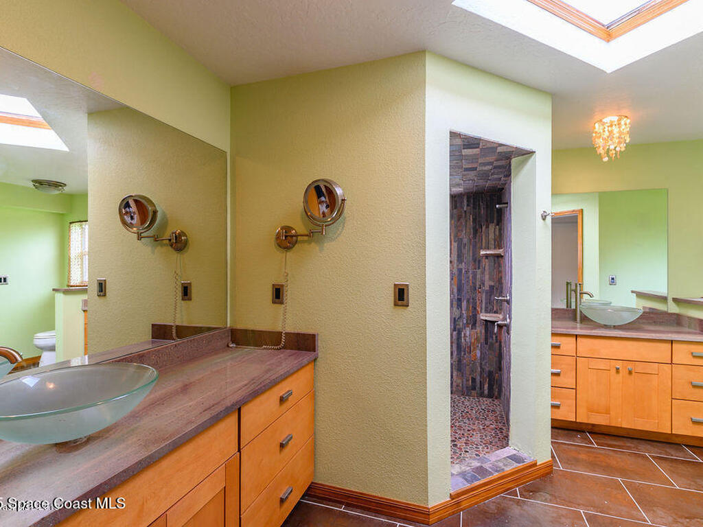 320 Pine Tree Drive, Indialantic, FL 32903