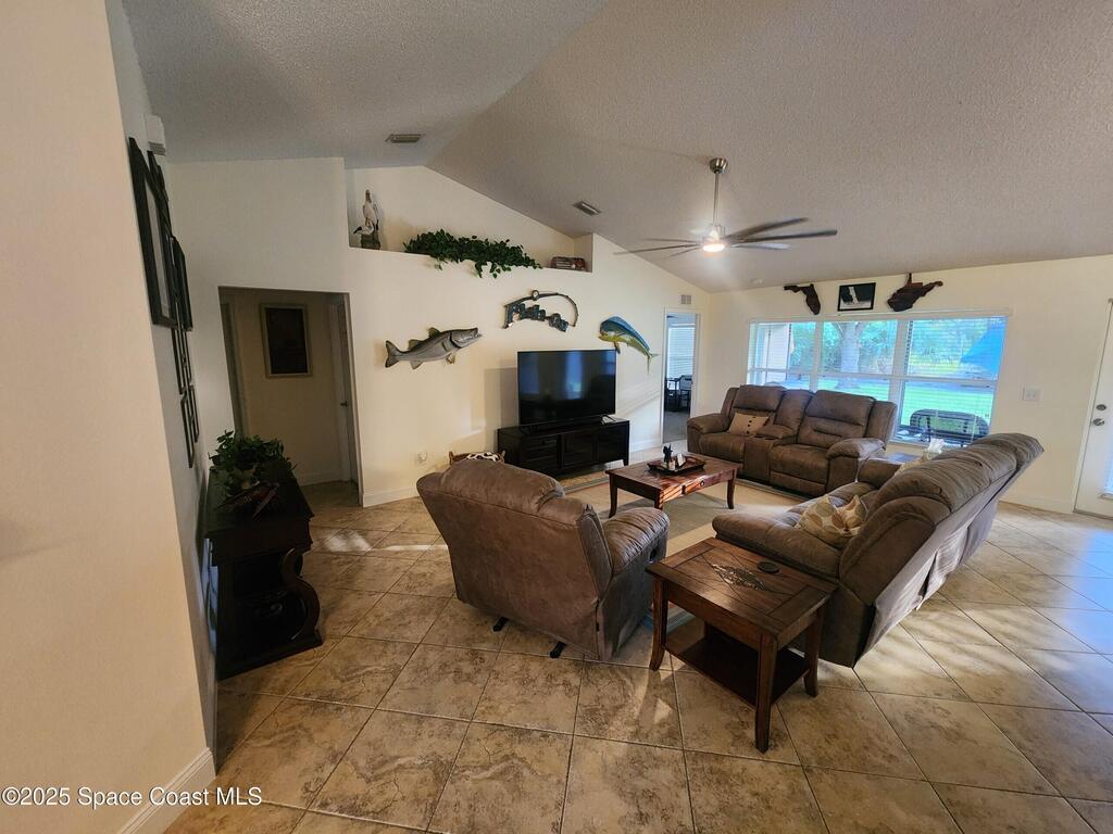 2098 Jupiter Boulevard, Palm Bay, FL 32908