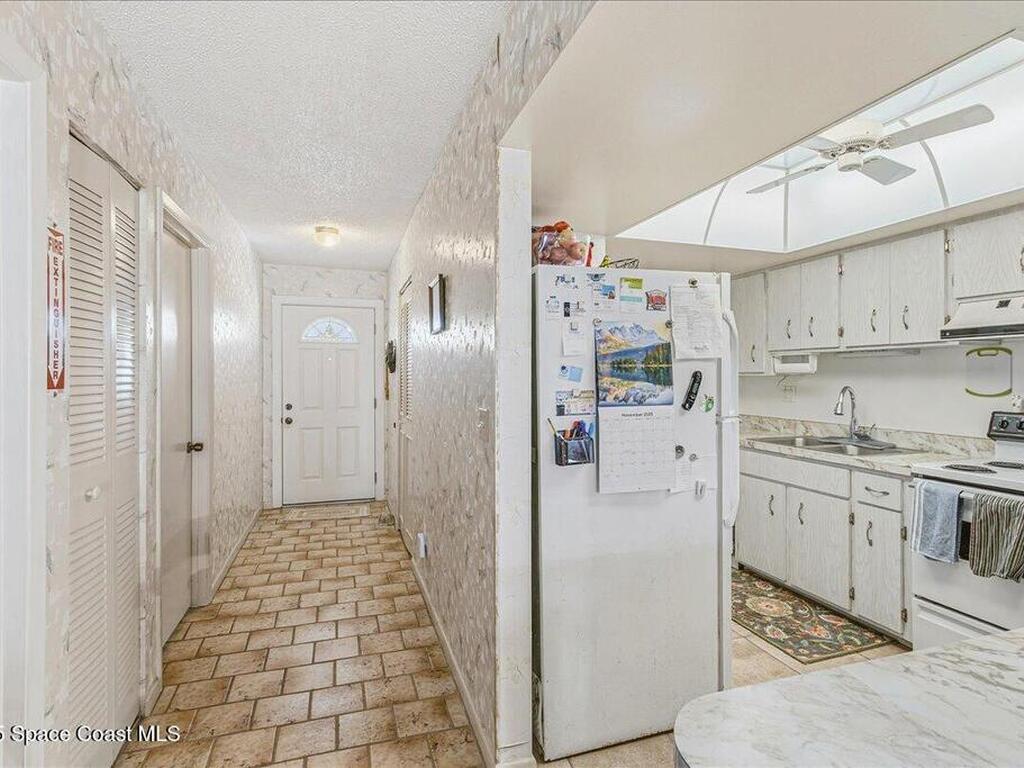 2135 N Courtenay Parkway, Merritt Island, FL 32953