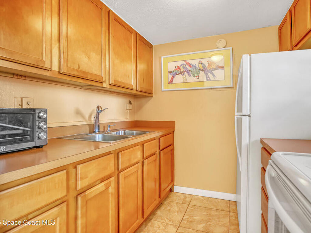 801 S Brevard Avenue, Cocoa Beach, FL 32931