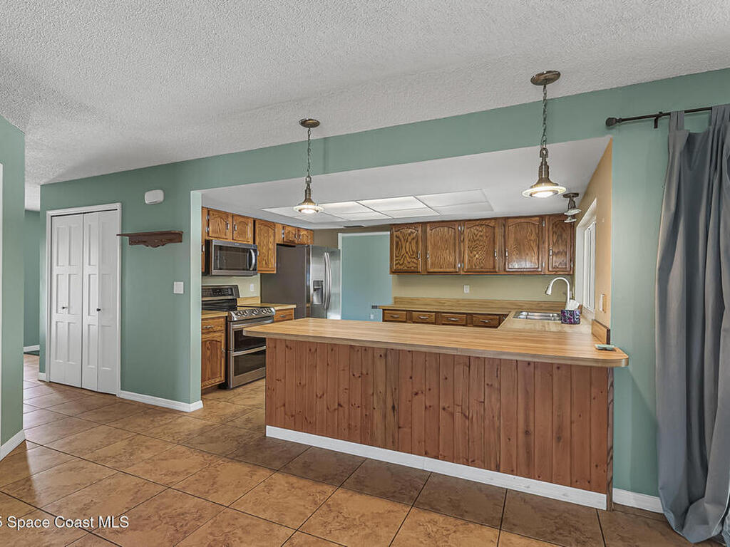 550 Temple Street, Satellite Beach, FL 32937