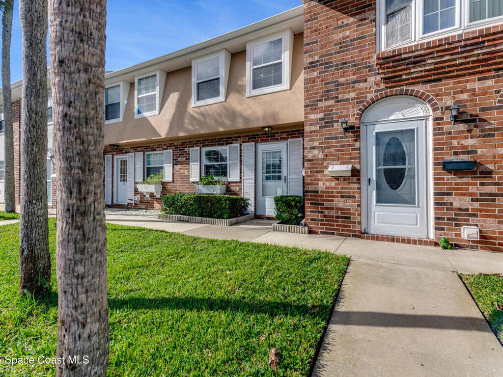 2200 S Palmetto Avenue, South Daytona, FL 32119