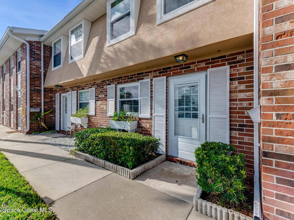 2200 S Palmetto Avenue, South Daytona, FL 32119