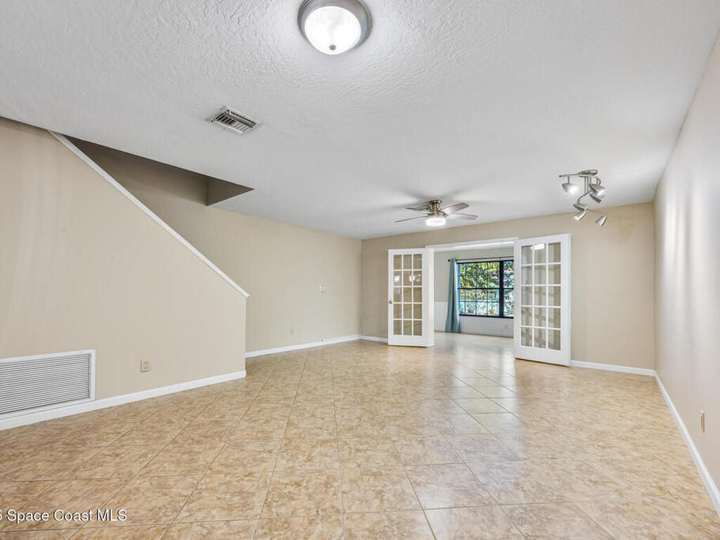 194 Queens Ct Court, Satellite Beach, FL 32937