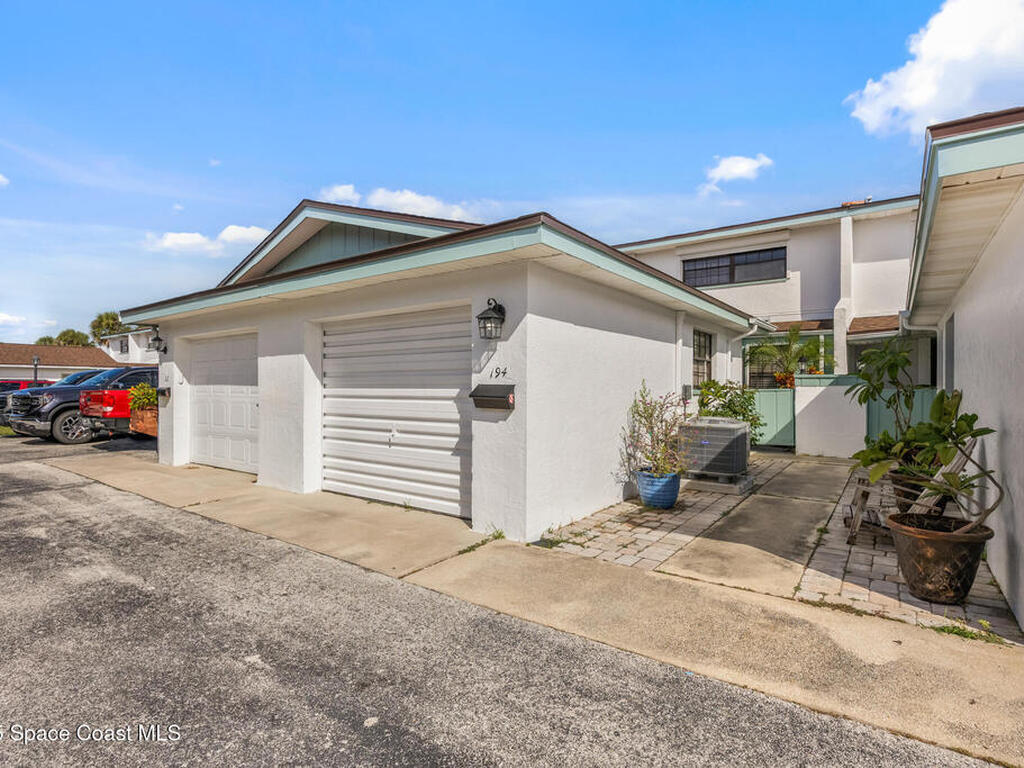 194 Queens Ct Court, Satellite Beach, FL 32937
