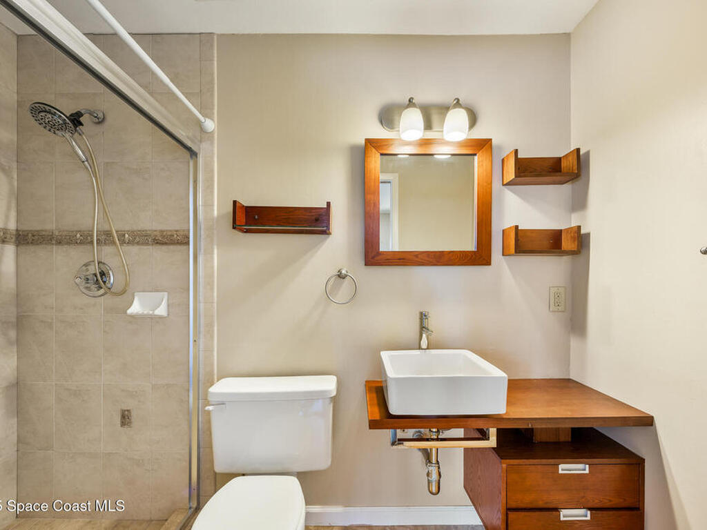 194 Queens Ct Court, Satellite Beach, FL 32937