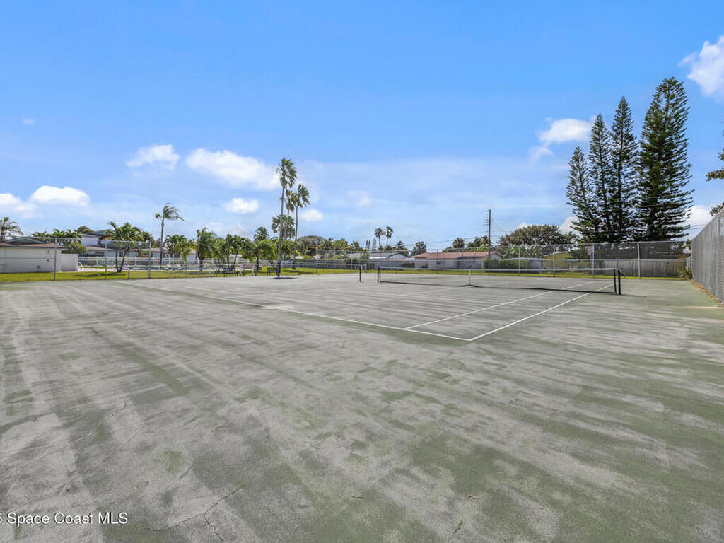 194 Queens Ct Court, Satellite Beach, FL 32937