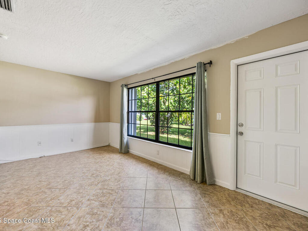 194 Queens Ct Court, Satellite Beach, FL 32937