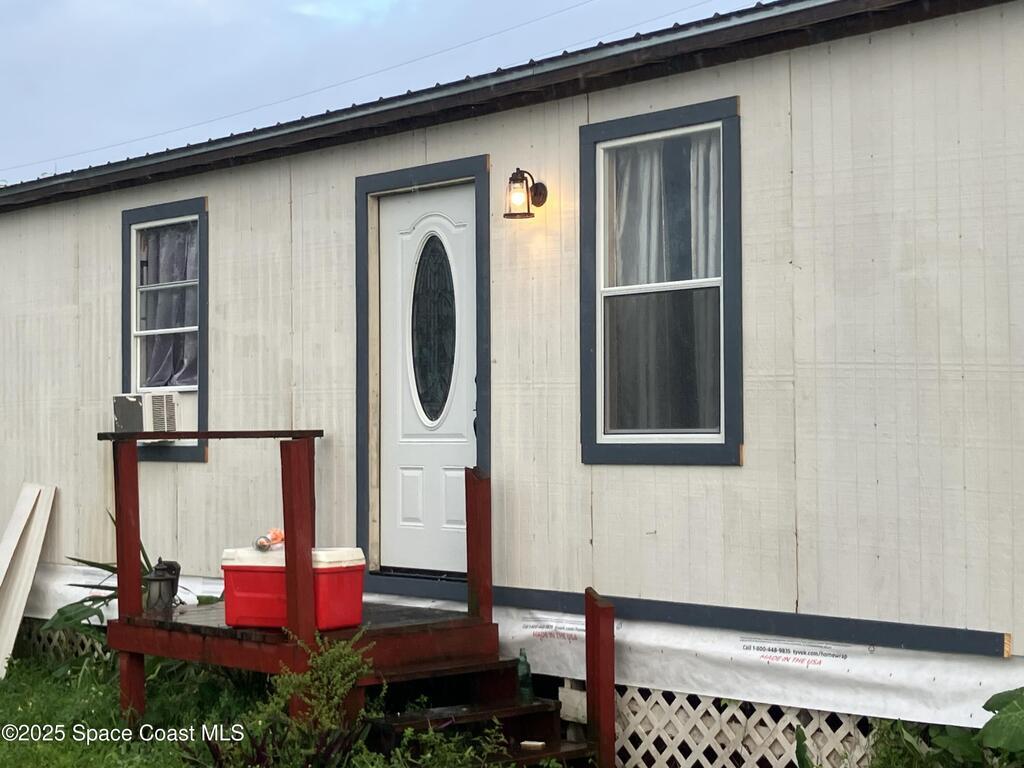 345 Saint Charles Avenue, Merritt Island, FL 32953