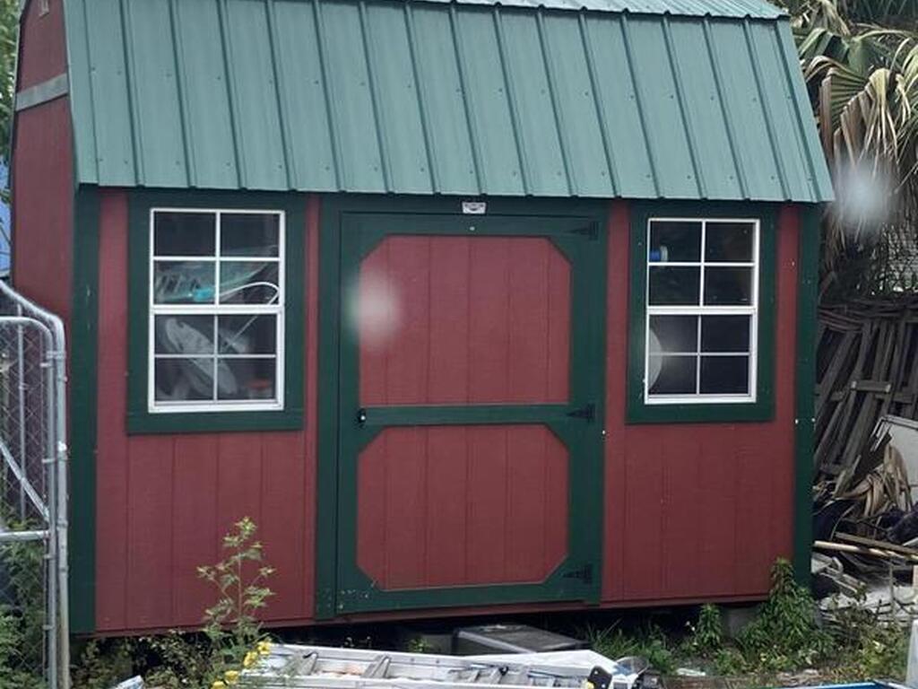 345 Saint Charles Avenue, Merritt Island, FL 32953