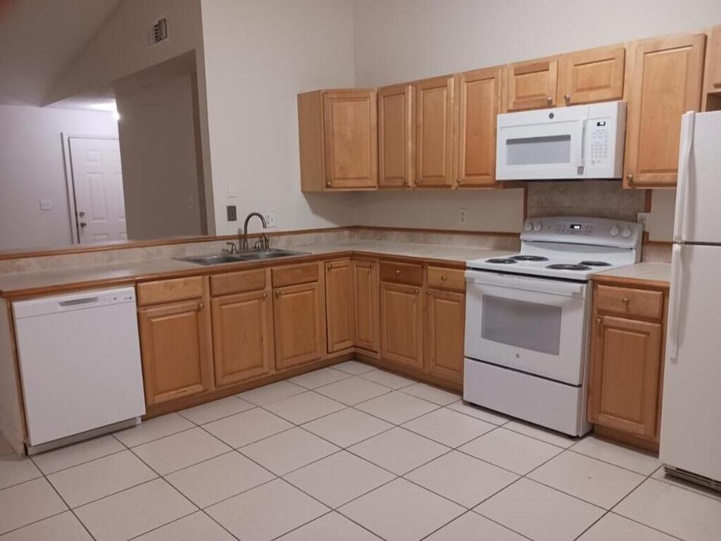 635 Parkside Avenue, Merritt Island, FL 32953