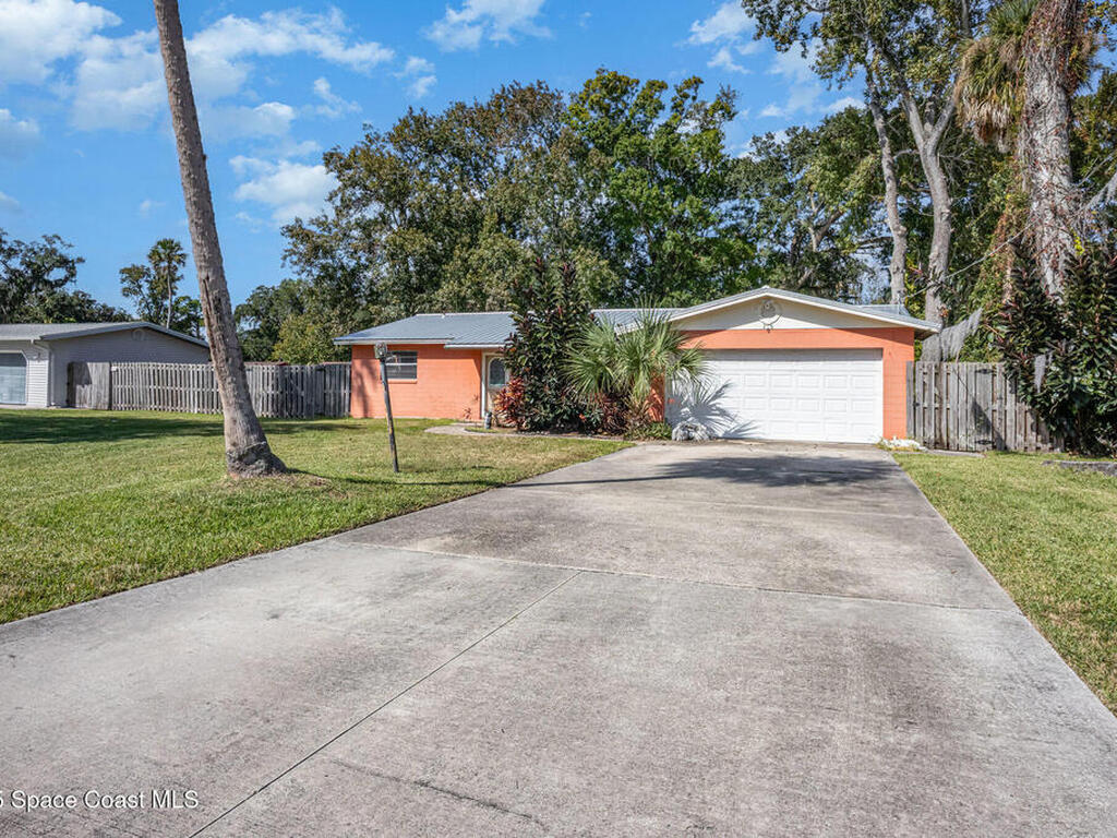 706 Boston Avenue, Daytona Beach, FL 32119