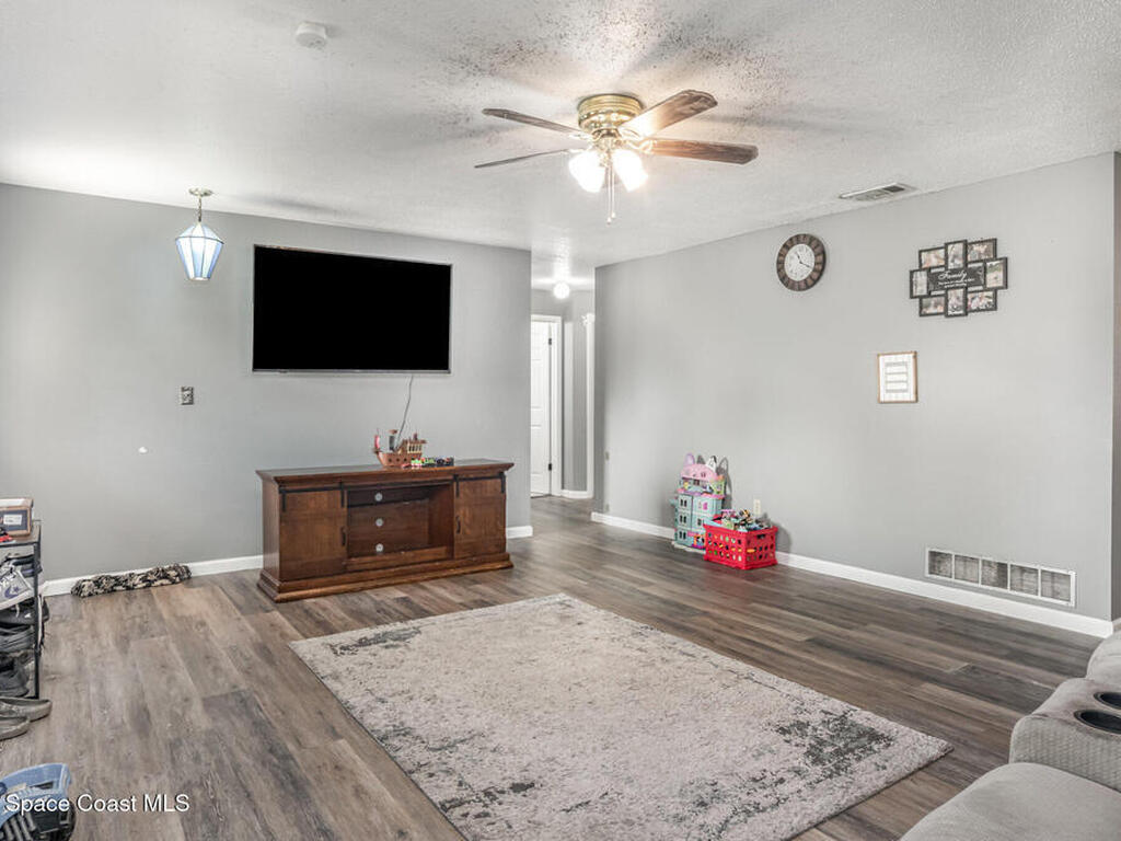 706 Boston Avenue, Daytona Beach, FL 32119