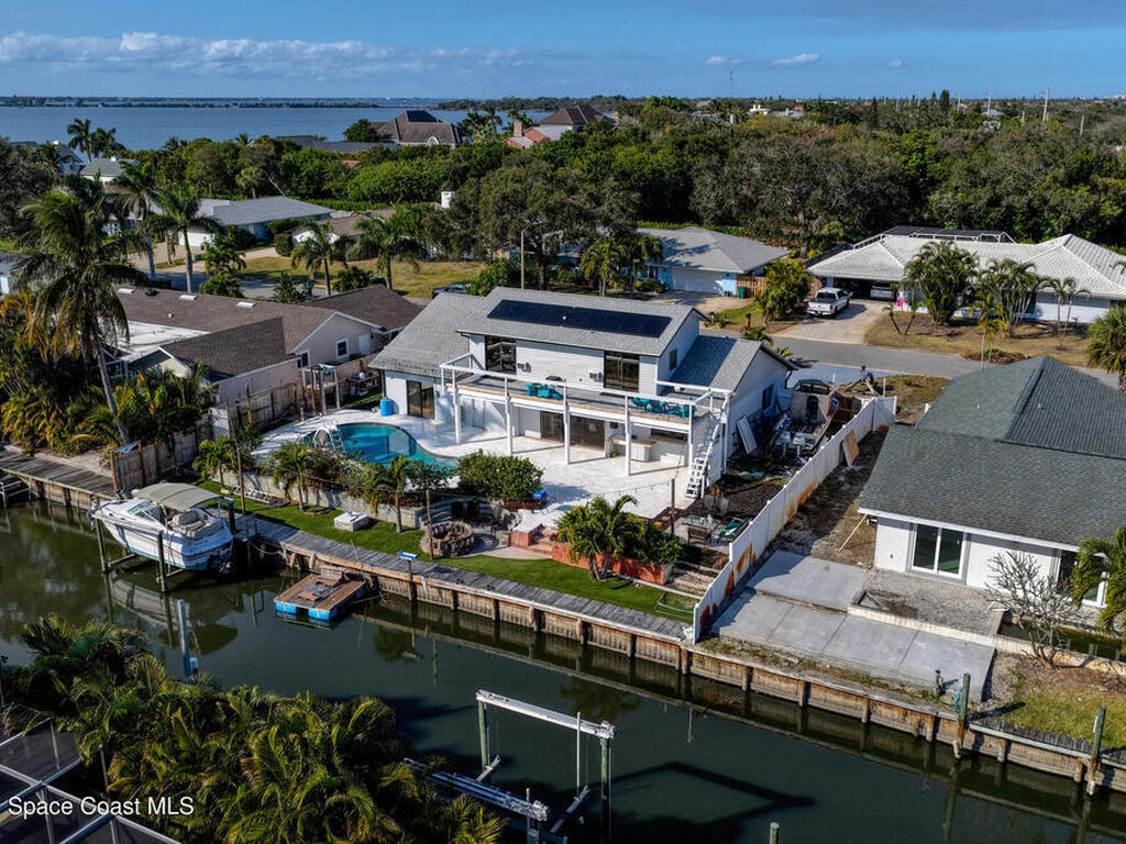 725 Puesta Del Sol Plaza, Indialantic, FL 32903