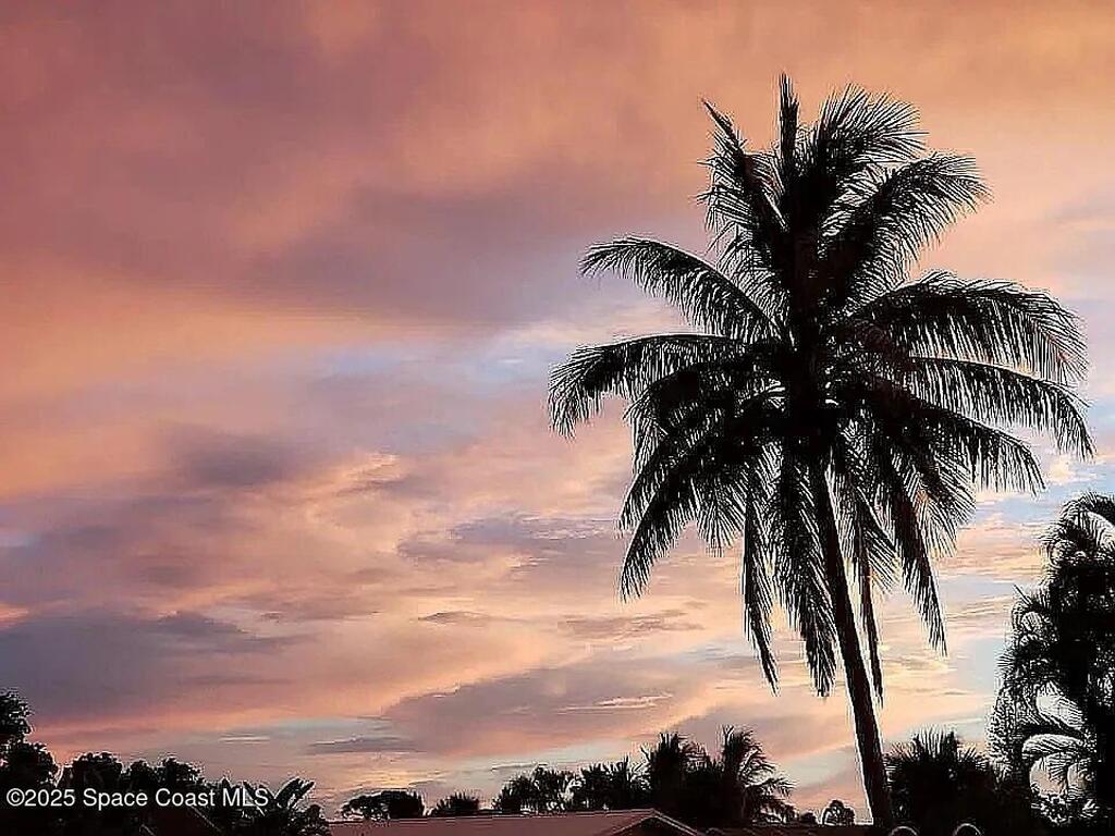 725 Puesta Del Sol Plaza, Indialantic, FL 32903