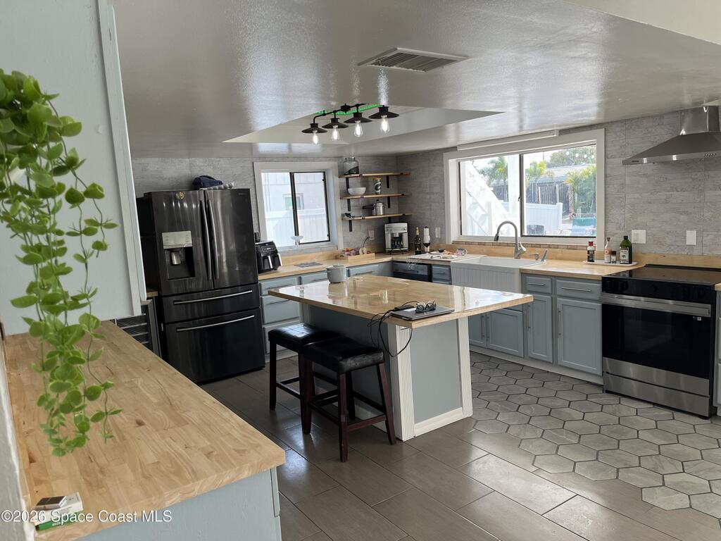 725 Puesta Del Sol Plaza, Indialantic, FL 32903