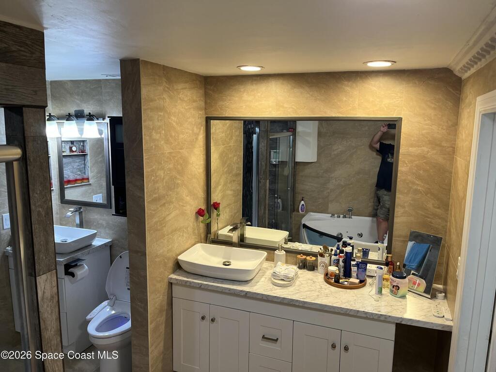 725 Puesta Del Sol Plaza, Indialantic, FL 32903