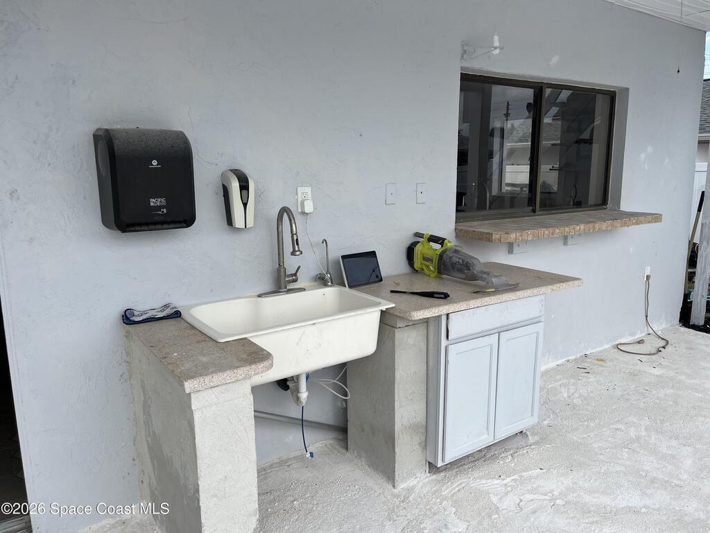 725 Puesta Del Sol Plaza, Indialantic, FL 32903