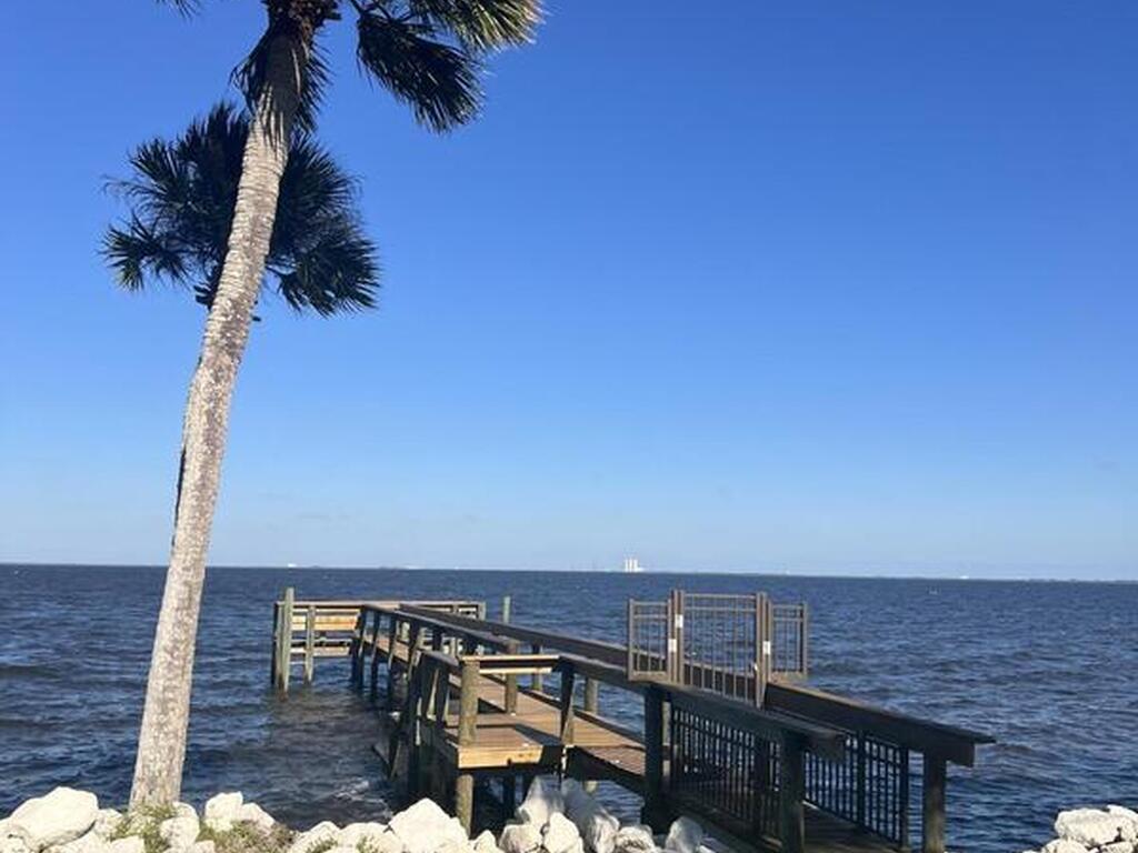 19 Lagoon Way, Titusville, FL 32780