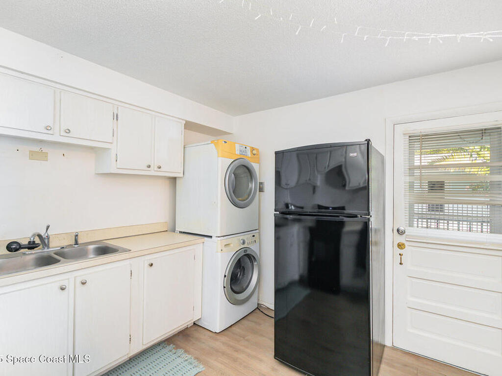 277 S Brevard Avenue, Cocoa Beach, FL 32931