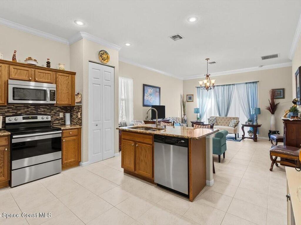 1032 NW Leonardo Circle, Port St. Lucie, FL 34986