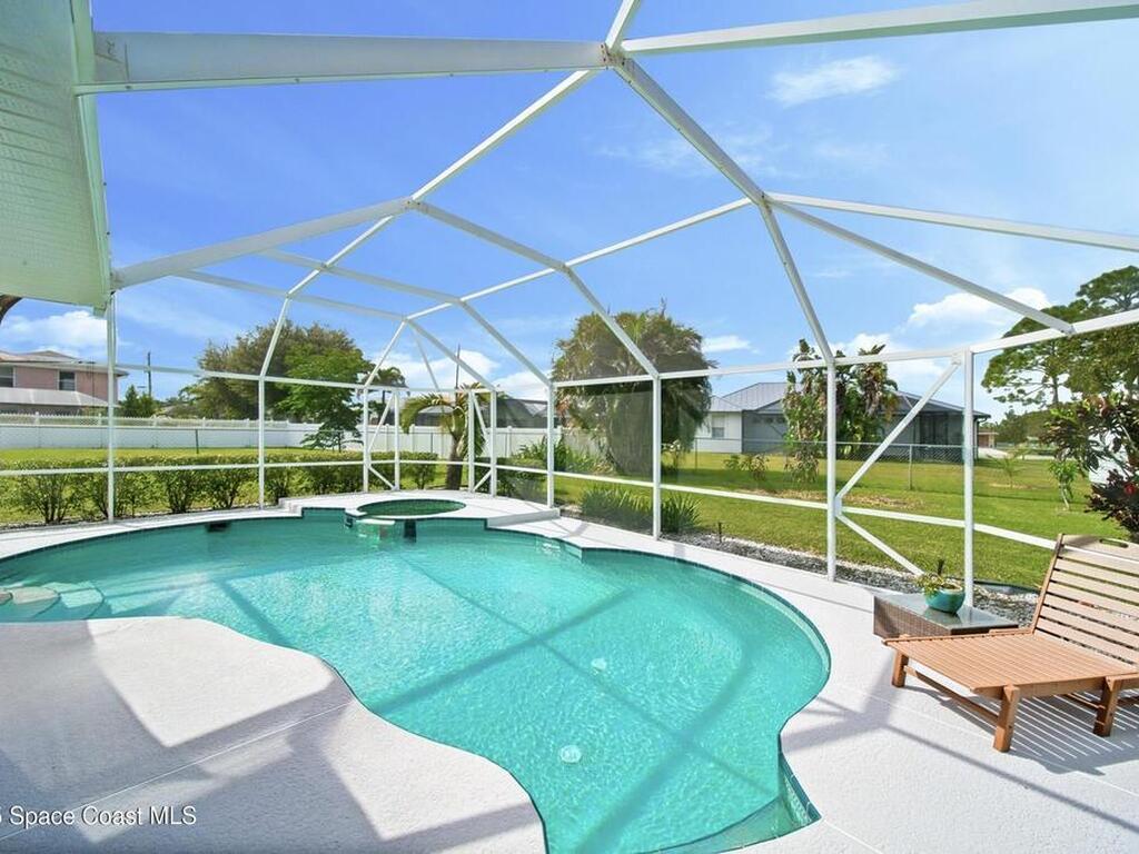 6446 NW Hacienda Court, Port St. Lucie, FL 34986