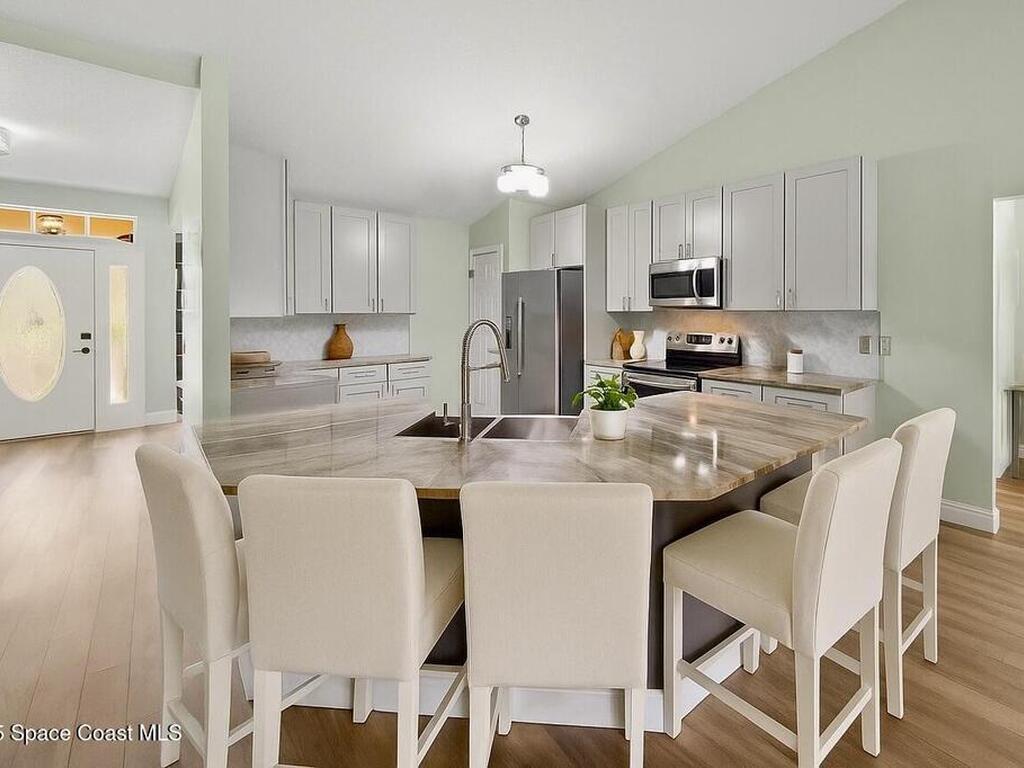 6446 NW Hacienda Court, Port St. Lucie, FL 34986