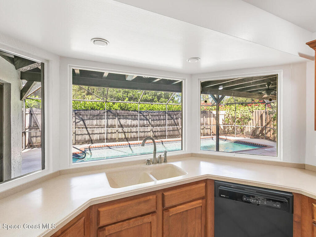 724 Puesta Del Sol Plaza, Indialantic, FL 32903