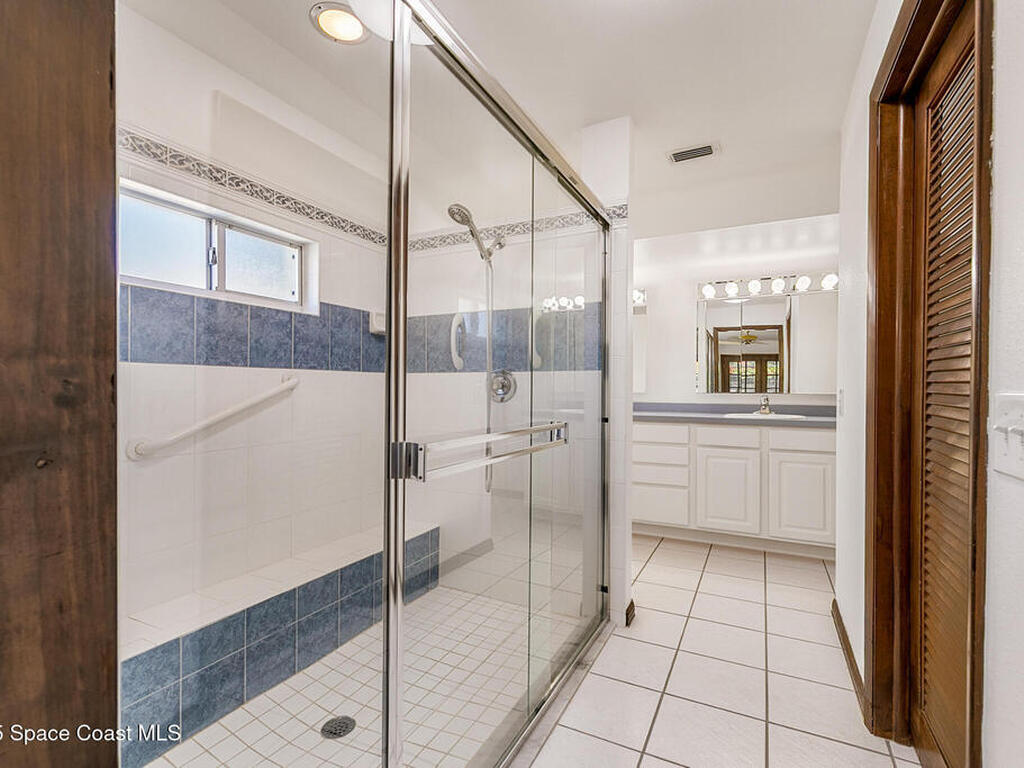 724 Puesta Del Sol Plaza, Indialantic, FL 32903